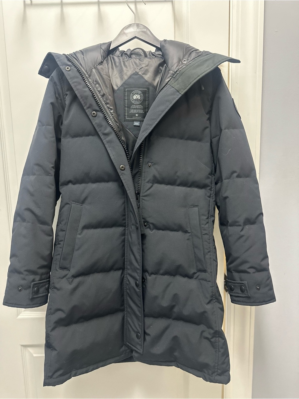 Canada Goose Black label shelburne Long Down Puffer Coat with coyote fur Hood